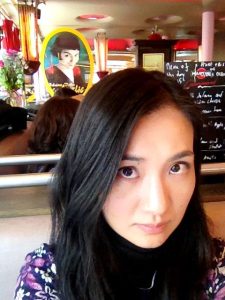 班妮：投行女亲述加班时陪坐或者累得半死