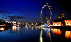 彭琳：香港购物天堂地位为何难以取代？